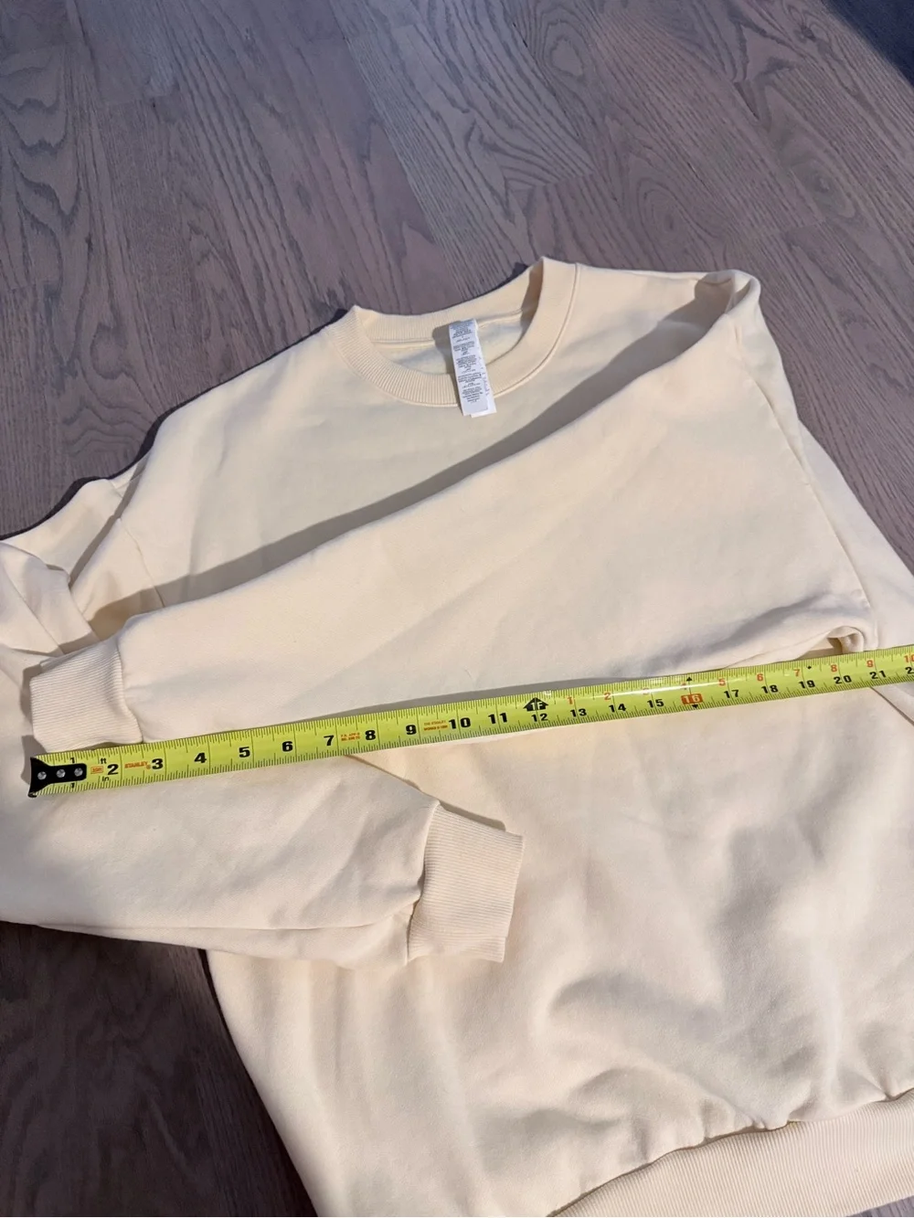 ALO Yoga Accolade Sweatshirt in Candlelight Yellow